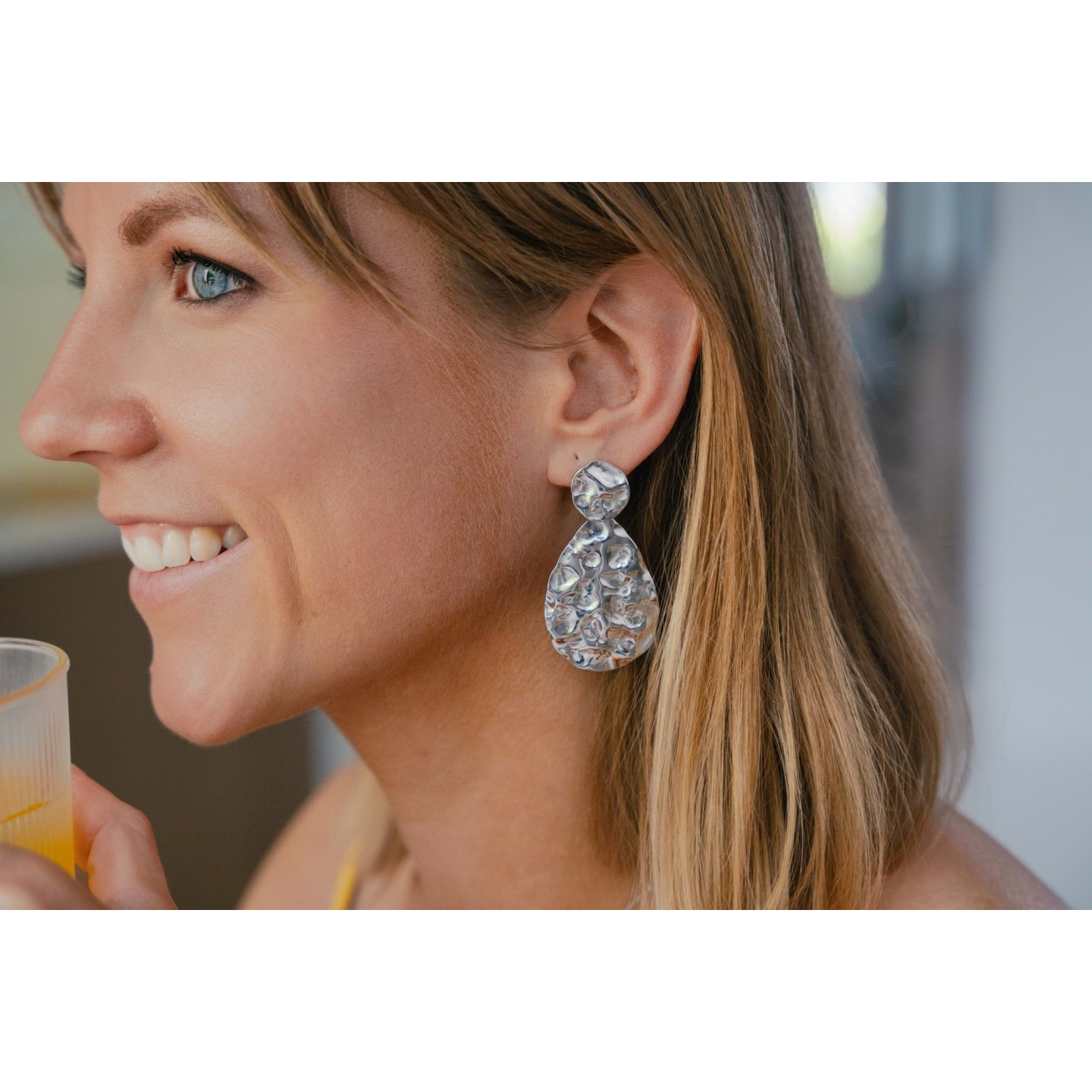 Boucles D'oreilles Ovales Argentées Avec Perles - Dimensions 7,9 Cm - Neuf Avec étiquettes