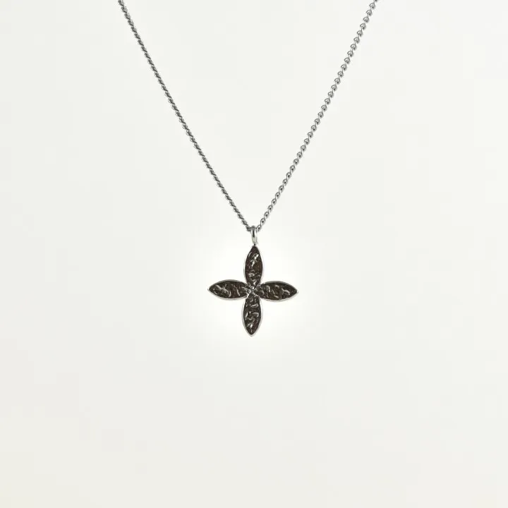COLLIER FLEUR MARTELEE ACIER INOXYDABLE SILVER PETIT PRIX