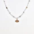 COLLIER PERLES BLANCHES ET OEIL ACIER INOXYDABLE GOLD PETIT PRIX