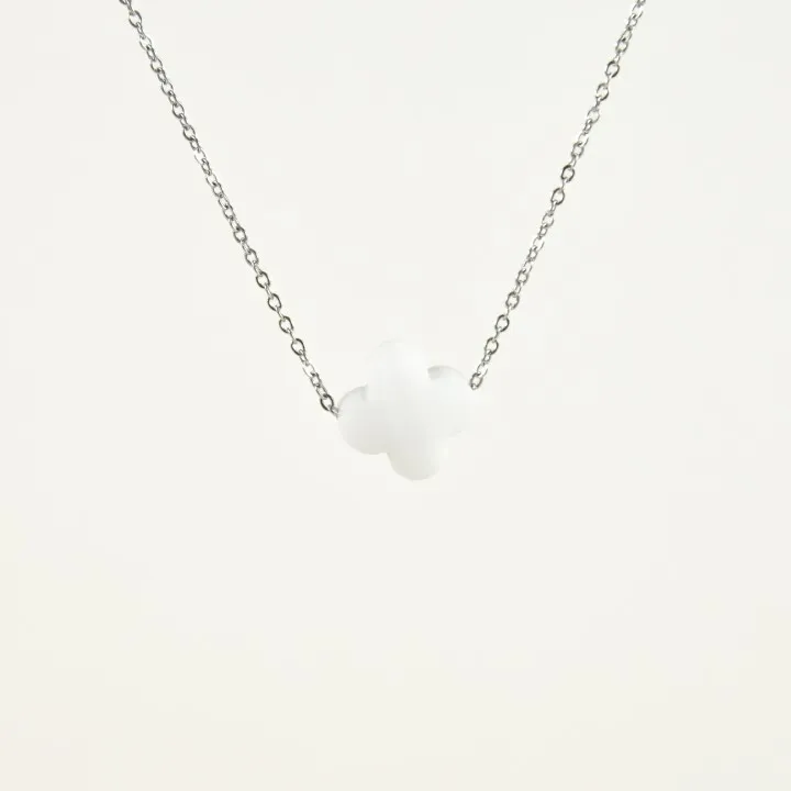 COLLIER TREFLE BLANC ACIER INOXYDABLE SILVER PETIT PRIX