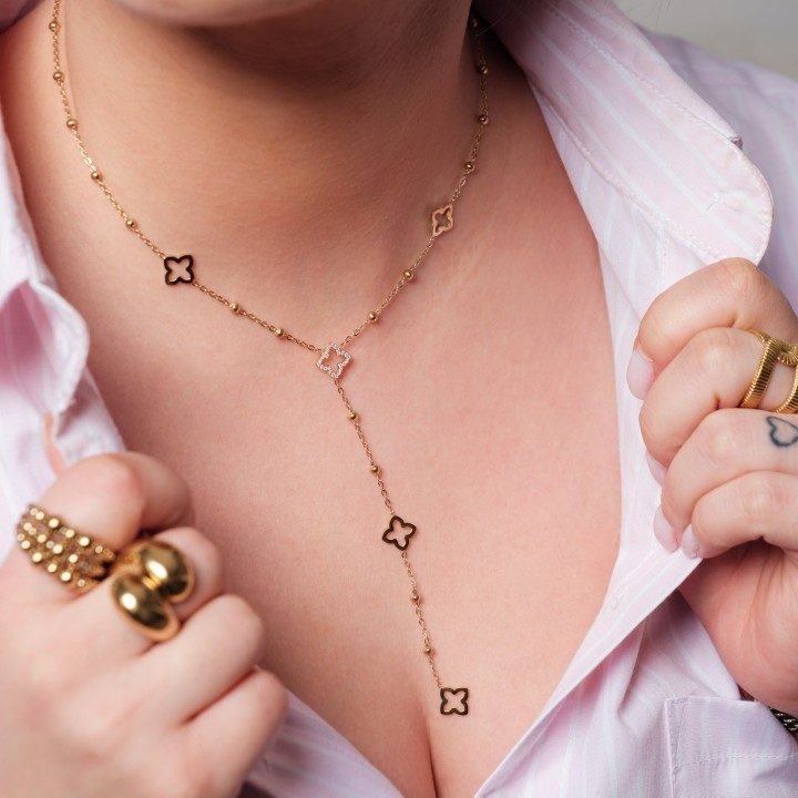 COLLIER CRAVATE TREFLES STRASS ACIER INOXYDABLE GOLD PETIT PRIX