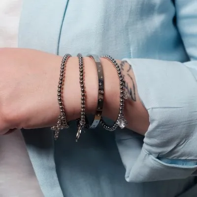 BRACELET PERLES GRIS METALLISE MEDAILLON ACIER INOX GOLD PETIT PRIX