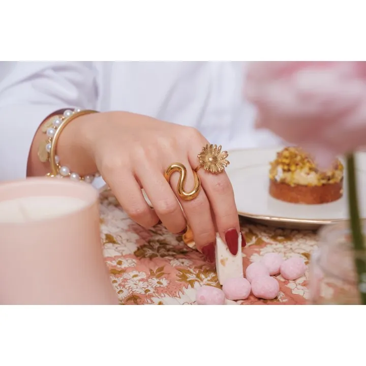 BAGUE FLEUR MARTELEE ACIER INOXYDABLE GOLD PETIT PRIX