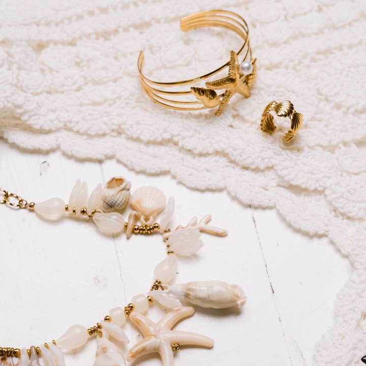 COLLIER COQUILLAGES ET PERLES ACIER INOX GOLD PETIT PRIX