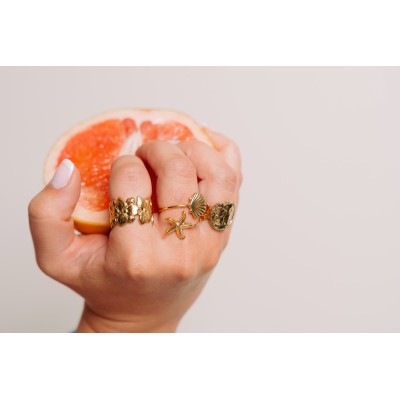 BAGUE LARGE FLEURS GRAVEES ACIER INOXYDABLE GOLD PETIT PRIX