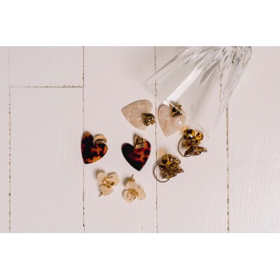 BOUCLES FLEURS BEIGES ACIER INOXYDABLE GOLD PETIT PRIX