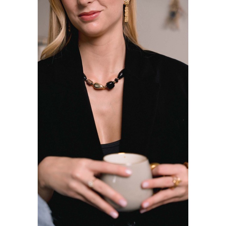 COLLIER PERLES NOIRES ET GOLD ACIER INOX GOLD PETIT PRIX