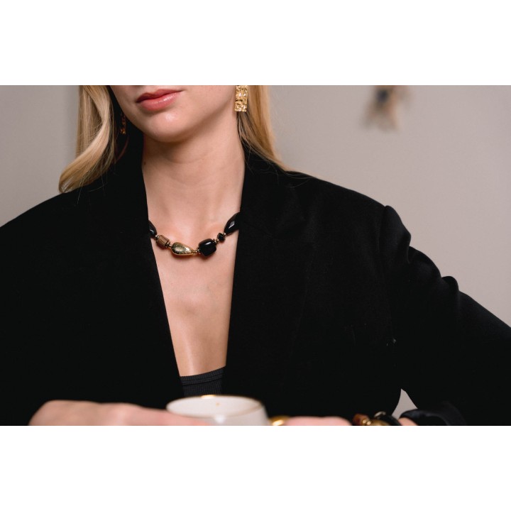 COLLIER PERLES NOIRES ET GOLD ACIER INOX GOLD PETIT PRIX