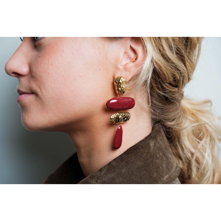 BOUCLES PASTILLES MARTELEES ROUGES ACIER INOXYDABLE GOLD PETIT PRIX
