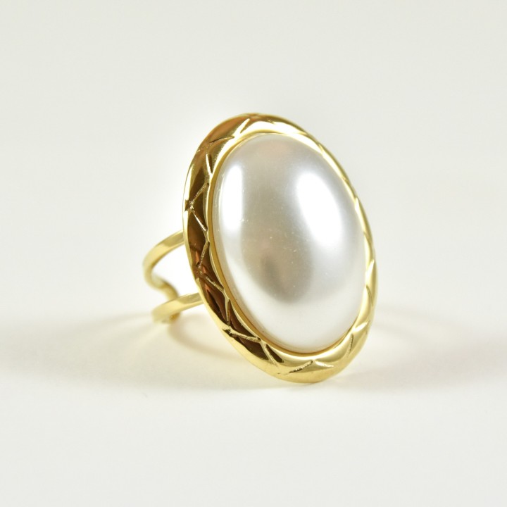 BAGUE OVALE NACRE ACIER INOXYDABLE GOLD PETIT PRIX