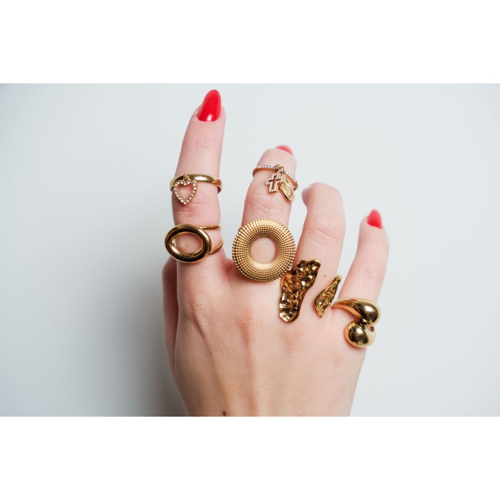 BAGUE OUVERTE EVASEE MARTELEE ACIER INOXYDABLE GOLD PETIT PRIX