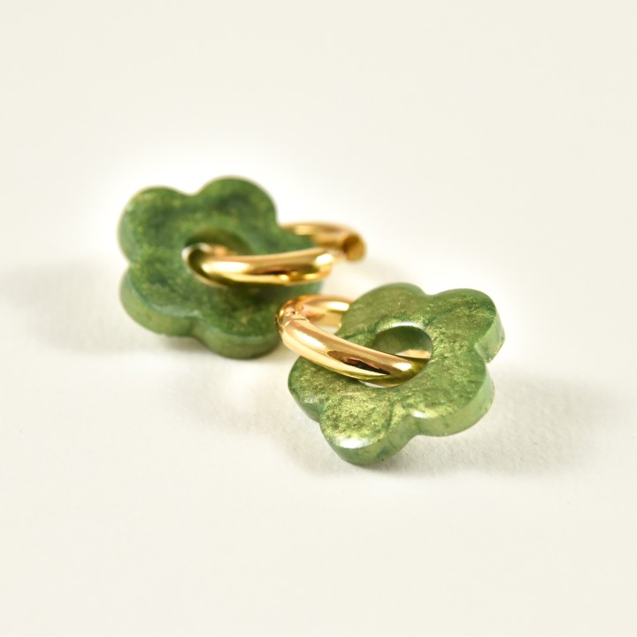 Boucles Fleurs en Acier Inoxydable - Créations Uniques sur Brin de Cuivre