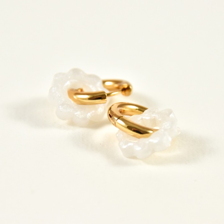 Boucles Fleurs en Acier Inoxydable - Créations Uniques sur Brin de Cuivre