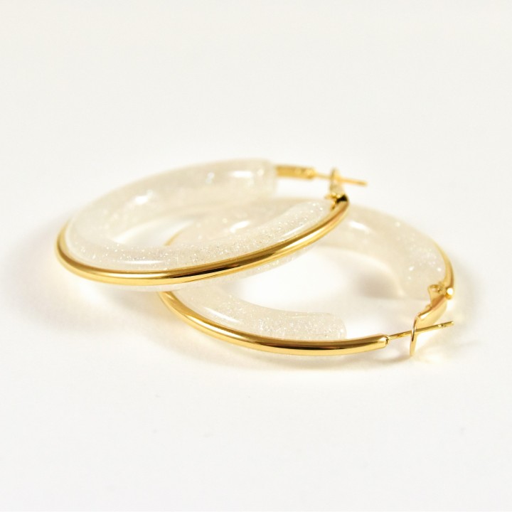 BOUCLES CREOLES RESINE BLANCHE ACIER INOXYDABLE GOLD PETIT PRIX